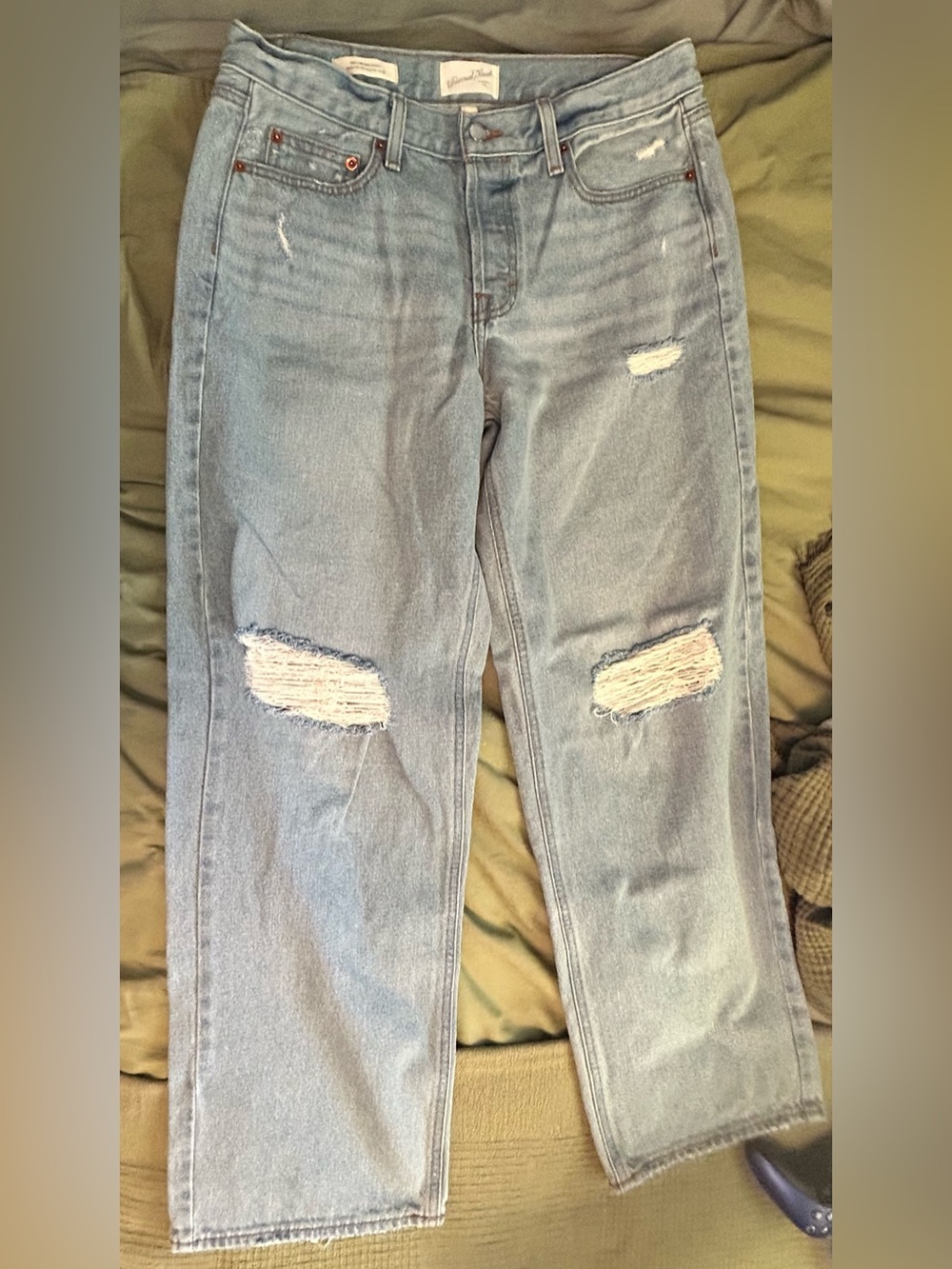 Universal thread Distressed Light Blue Women’s Jeans - Casual Relaxed Fit